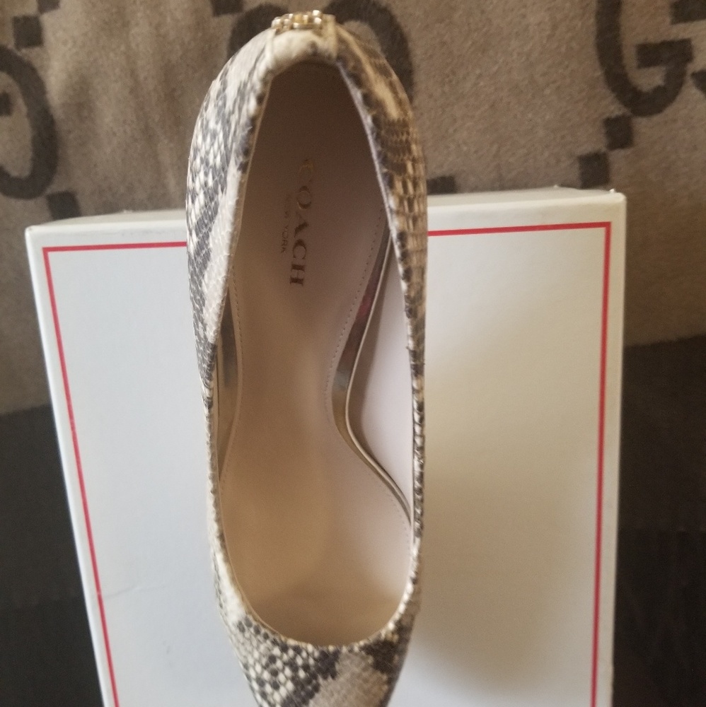 Coach Pumps - Picture 4 of 4